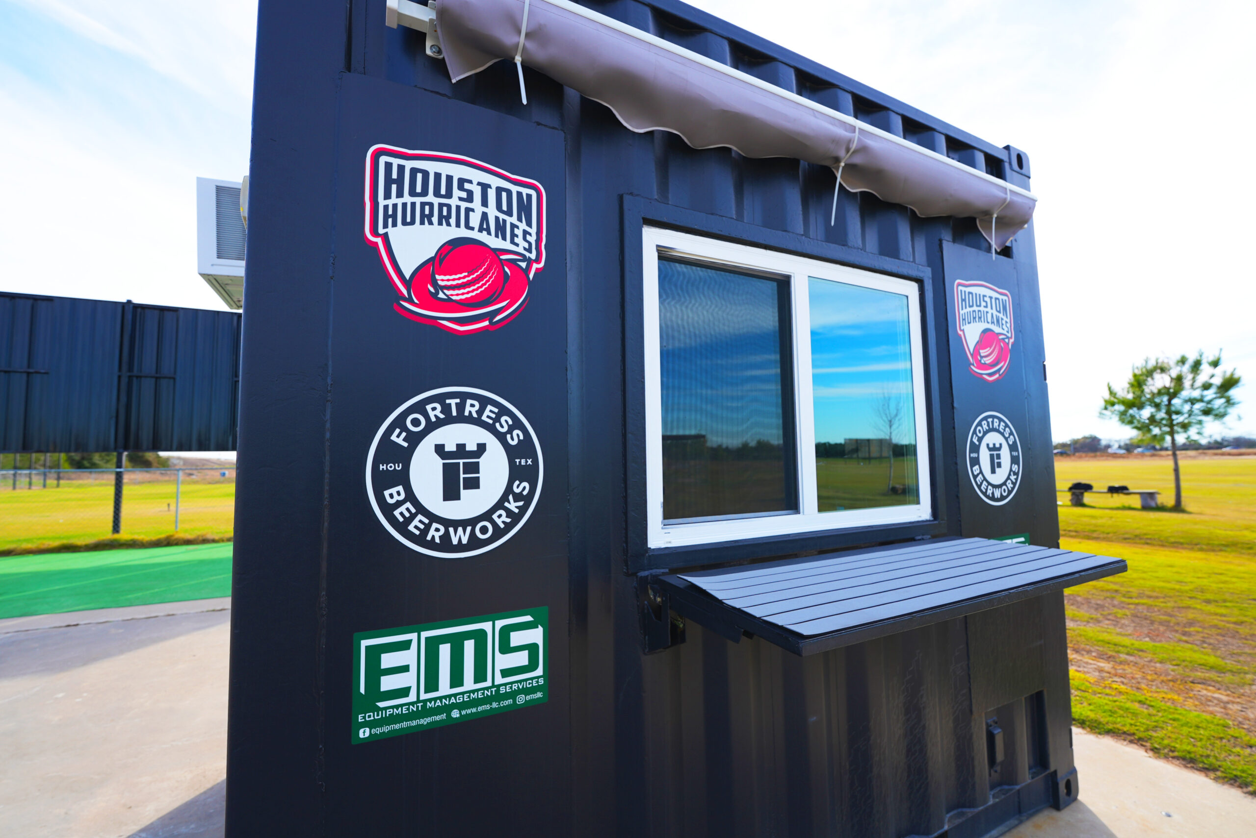 Container-Ticket-stand