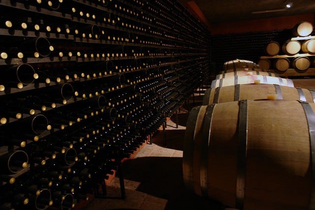 4 Essential Steps to Turn Cargo Storage Containers into Wine Cellars