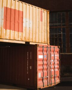 A Complete Guide to Hiring Shipping Container Companies